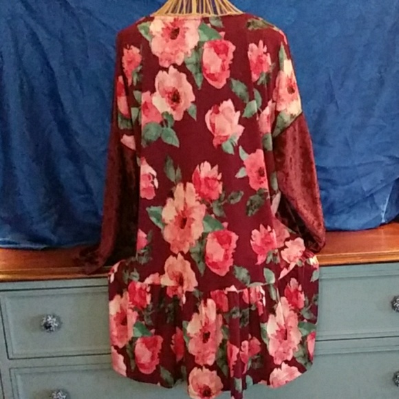 Glitzy Girlz Top - Picture 2 of 8